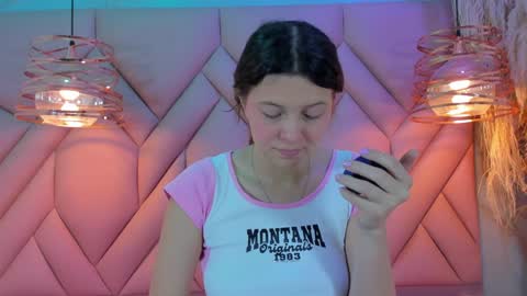 Snapshot of angelaa_cute chatting on 01.26.25 ANGELA online show from 01.26.25