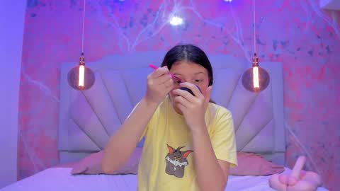 Snapshot of angelaa_cute chatting on 01.30.25 ANGELA online show from 01.30.25