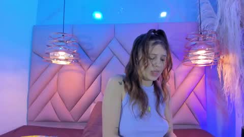 Snapshot of angelaa_cute chatting on 02.26.25 ANGELA online show from 02.26.25