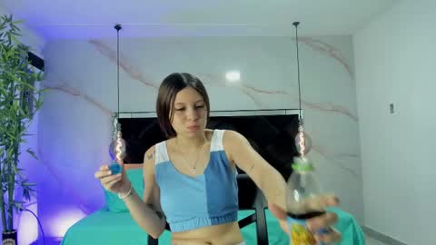 Snapshot of angelaa_cute chatting on 09.11.25 ANGELA online show from 09.11.25