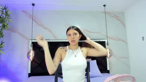 Snapshot of angelaa_cute chatting on 09.20.25 ANGELA online show from 09.20.25