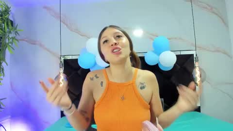 Snapshot of angelaa_cute chatting on 09.27.25 ANGELA online show from 09.27.25