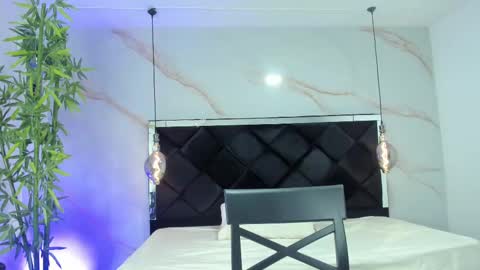 Snapshot of angelaa_cute chatting on 10.07.25 ANGELA online show from 10.07.25