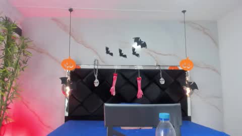 Snapshot of angelaa_cute chatting on 10.23.25 ANGELA online show from 10.23.25