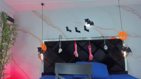 Snapshot of angelaa_cute chatting on 10.25.25 ANGELA online show from 10.25.25