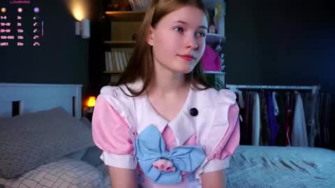 Snapshot of angelabalay chatting on 01.06.26 Mary online show from 01.06.26