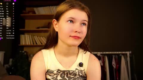 Snapshot of angelabalay chatting on 01.10.26 Mary online show from 01.10.26