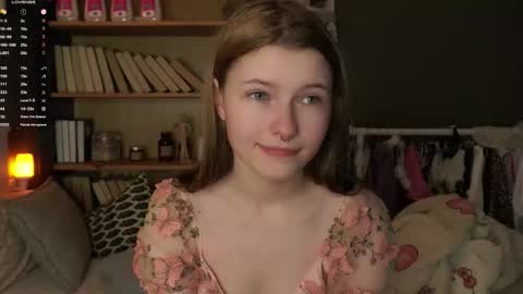 Snapshot of angelabalay chatting on 02.07.26 Mary online show from 02.07.26