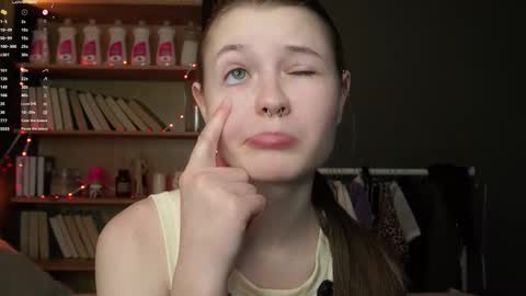 Snapshot of angelabalay chatting on 02.13.26 Mary online show from 02.13.26