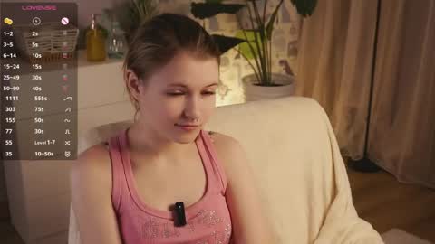 Snapshot of angelabalay chatting on 04.06.26 Mary online show from 04.06.26