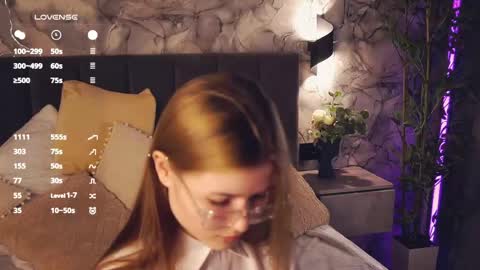 Snapshot of angelabalay chatting on 04.15.26 Mary online show from 04.15.26