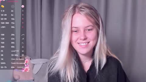 Snapshot of angelanty chatting on 09.19.25 Darsi Anty online show from 09.19.25