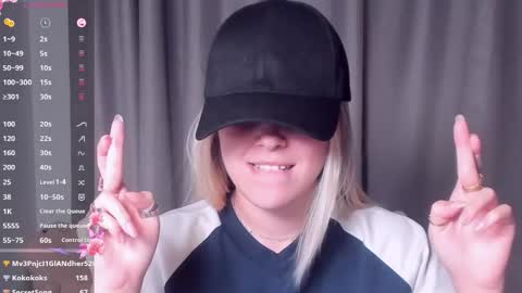 Snapshot of angelanty chatting on 09.27.25 Darsi Anty online show from 09.27.25