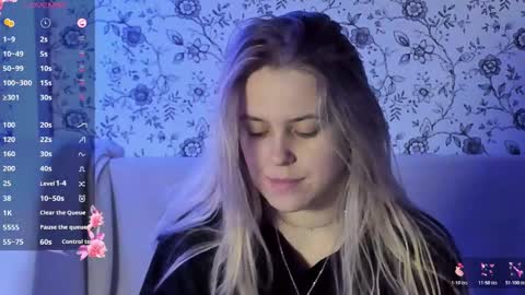 Snapshot of angelanty chatting on 12.14.25 Darsi Anty online show from 12.14.25