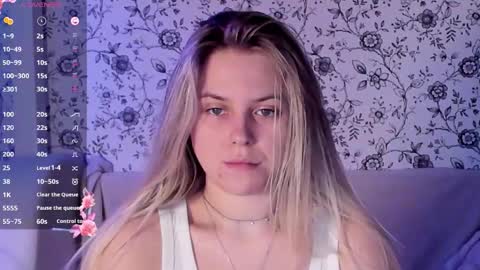 Snapshot of angelanty chatting on 12.20.25 Darsi Anty online show from 12.20.25