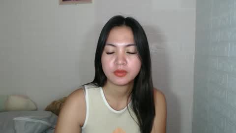 angel- i am new here please do understand that i only get naked on private room thank you online show from 09.15.25