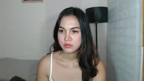 angel- i am new here please do understand that i only get naked on private room thank you online show from 09.18.25