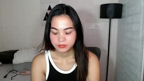 angel- i am new here please do understand that i only get naked on private room thank you online show from 09.19.25