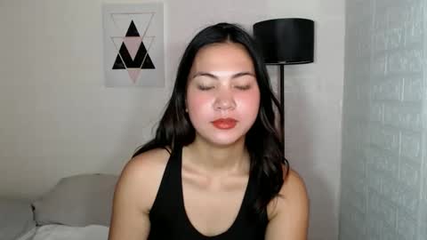 angel- i am new here please do understand that i only get naked on private room thank you online show from 09.20.25