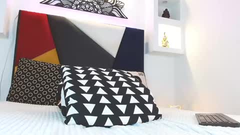 Snapshot of angelbacker chatting on 01.18.25 Angel online show from 01.18.25