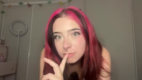 Snapshot of angelcak3s chatting on 02.06.25 venellope888 online show from 02.06.25