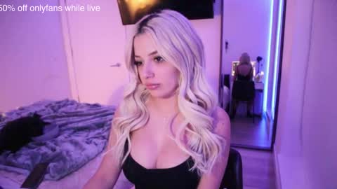 Snapshot of angelcookie chatting on 02.10.26 angelcookie online show from 02.10.26