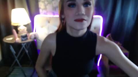 Snapshot of angelcumfallen chatting on 10.27.25 Angel online show from 10.27.25