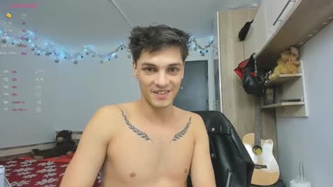 Snapshot of angelfrank chatting on 01.01.25 Frankie online show from 01.01.25