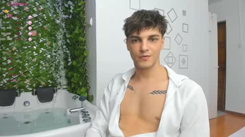 Snapshot of angelfrank chatting on 03.07.25 Frankie online show from 03.07.25