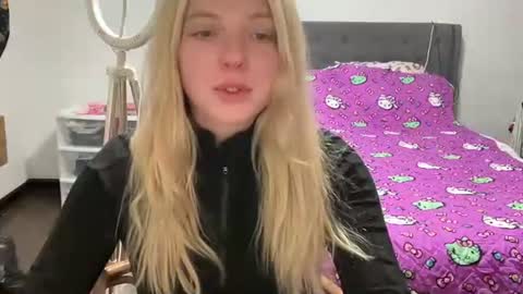 Princess Peach online show from 11.11.25