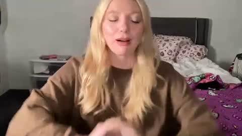 Princess Peach online show from 11.12.25