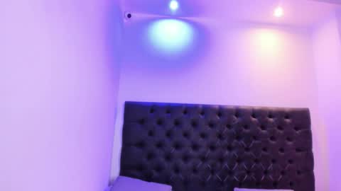 Snapshot of angeli_rivera chatting on 11.10.25 Angeli online show from 11.10.25