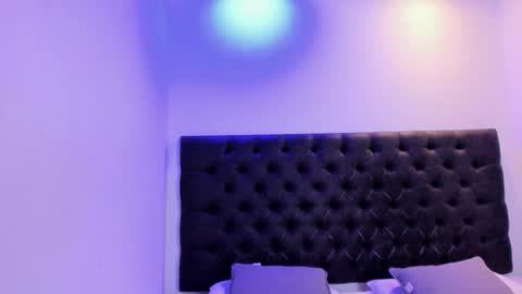 Snapshot of angeli_rivera chatting on 11.26.25 Angeli online show from 11.26.25