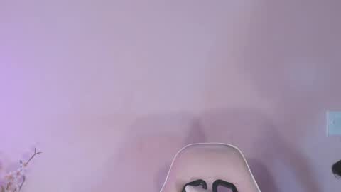 Snapshot of angeli_sexi chatting on 02.28.25 Carolina online show from 02.28.25