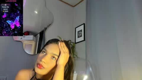 Snapshot of angeli_sexi chatting on 09.28.25 Carolina online show from 09.28.25