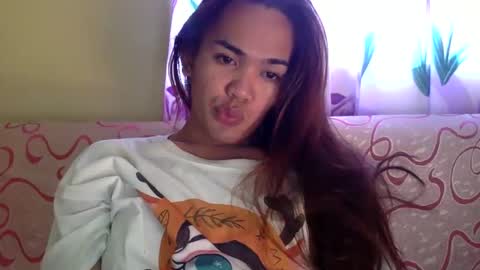 Snapshot of angelic_slutxx chatting on 12.24.24 Yhanna online show from 12.24.24