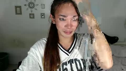 Snapshot of angelic_slutxx chatting on 03.09.25 Yhanna online show from 03.09.25