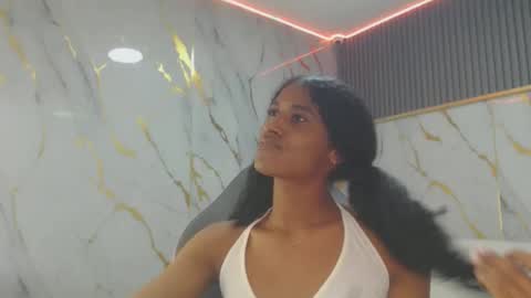 Snapshot of angelica_sexy1 chatting on 10.16.25 angelica_sexy1 online show from 10.16.25