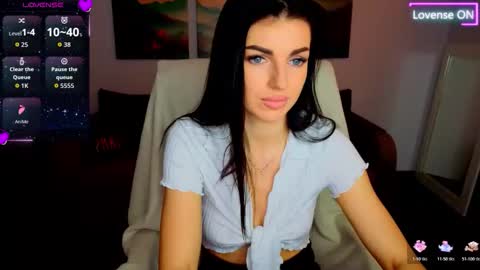 Snapshot of angelina_clark chatting on 04.26.26 Angelina online show from 04.26.26