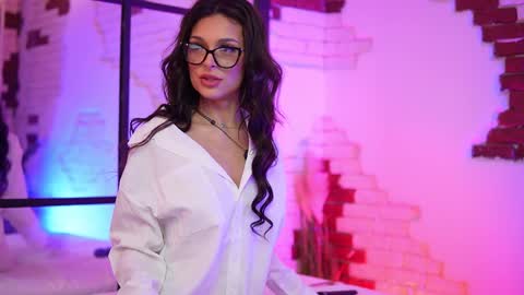 Snapshot of angelinagia chatting on 02.09.25 Angelina online show from 02.09.25