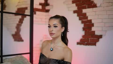 Snapshot of angelinagia chatting on 09.21.25 Angelina online show from 09.21.25