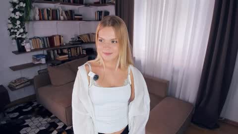 Snapshot of angelinahass chatting on 03.28.26 Alice WOW online show from 03.28.26