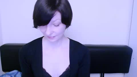 Snapshot of angelinalov_ chatting on 01.22.25 Angelina online show from 01.22.25