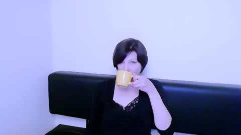 Snapshot of angelinalov_ chatting on 01.29.25 Angelina online show from 01.29.25