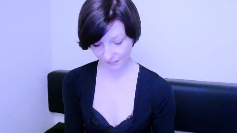 Snapshot of angelinalov_ chatting on 01.29.25 Angelina online show from 01.29.25