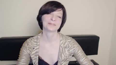 Snapshot of angelinalov_ chatting on 02.08.25 Angelina online show from 02.08.25