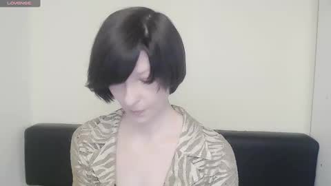 Snapshot of angelinalov_ chatting on 02.10.25 Angelina online show from 02.10.25