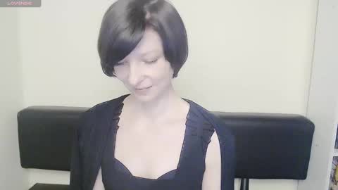 Snapshot of angelinalov_ chatting on 02.11.25 Angelina online show from 02.11.25