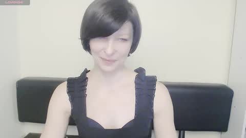 Snapshot of angelinalov_ chatting on 02.12.25 Angelina online show from 02.12.25