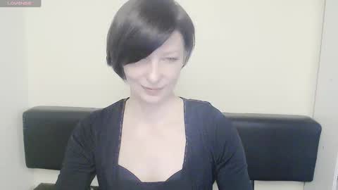 Snapshot of angelinalov_ chatting on 02.13.25 Angelina online show from 02.13.25